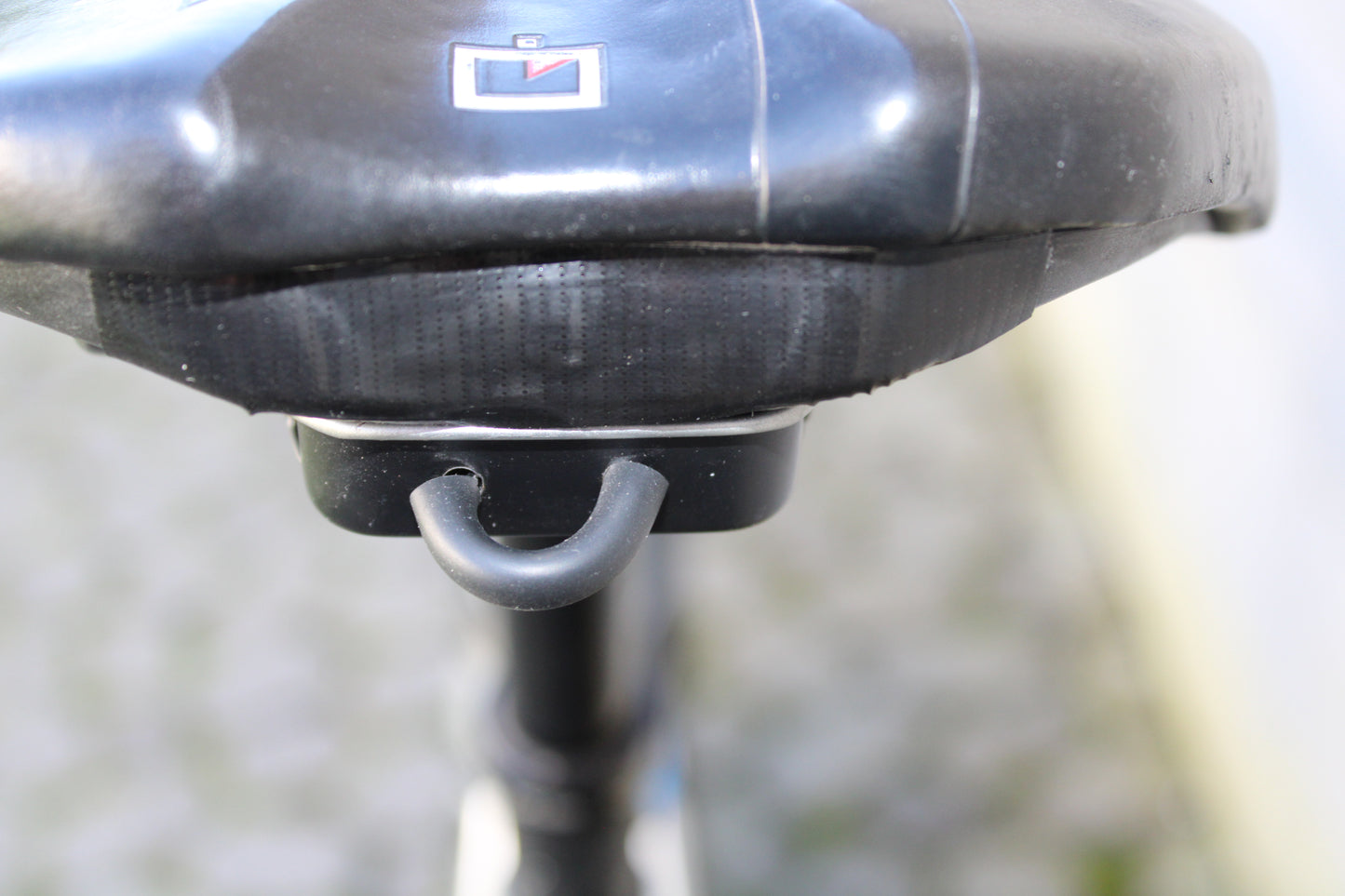 kleine Box unter dem Fahrradsattel fritzbikebox