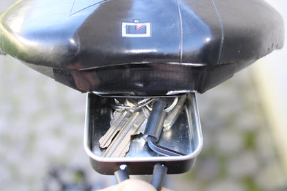 kleine Box unter dem Fahrradsattel fritzbikebox